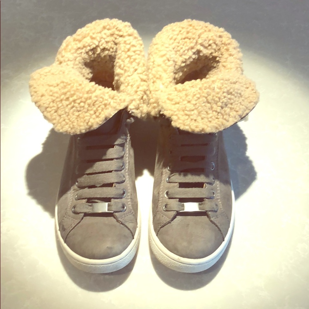 UGG lace up sneaker/boot